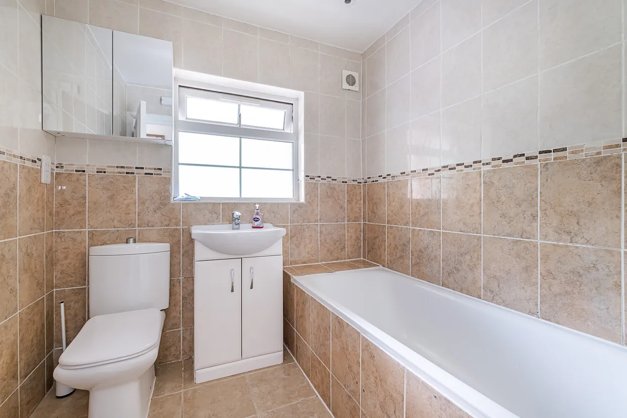 Wilmer Crescent, Kingston Upon Thames, KT2 photo 15