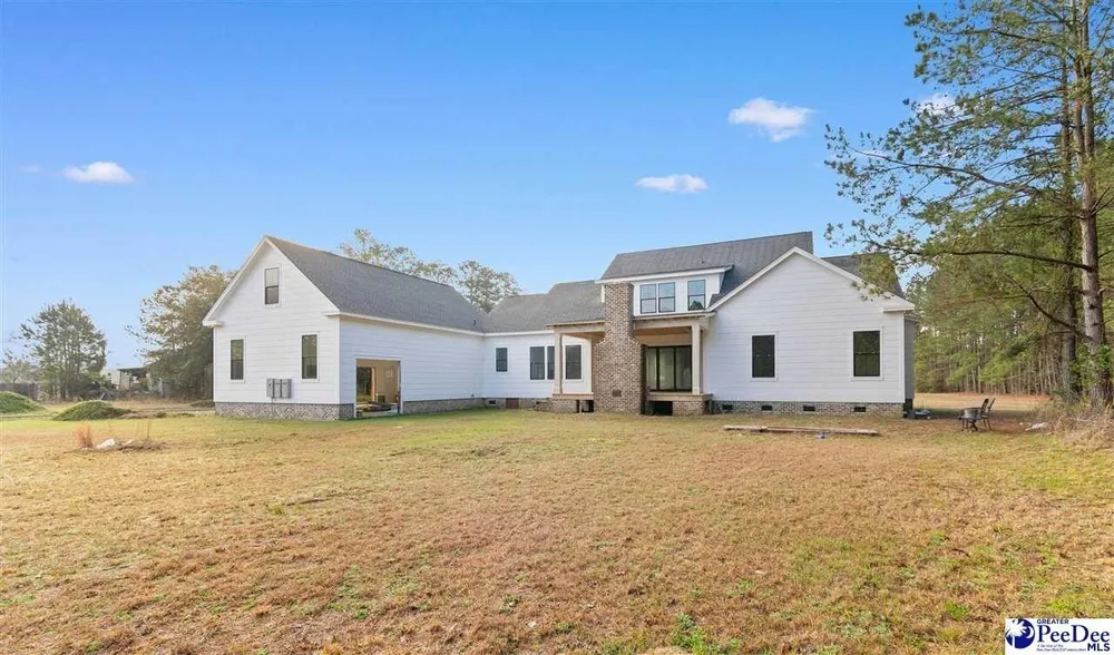 1185 McLaughlin Rd, Effingham, SC 29541-3111