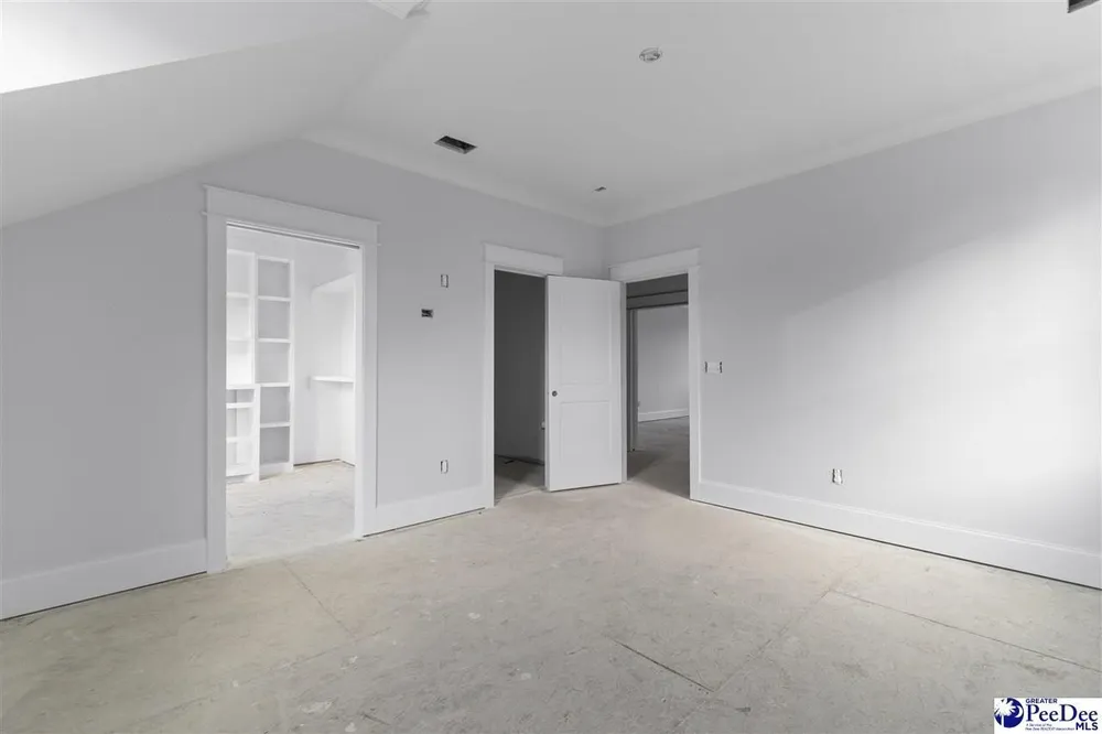 1185 McLaughlin Rd, Effingham, SC 29541-3111