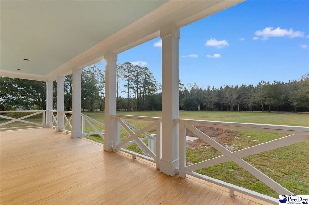 1185 McLaughlin Rd, Effingham, SC 29541-3111