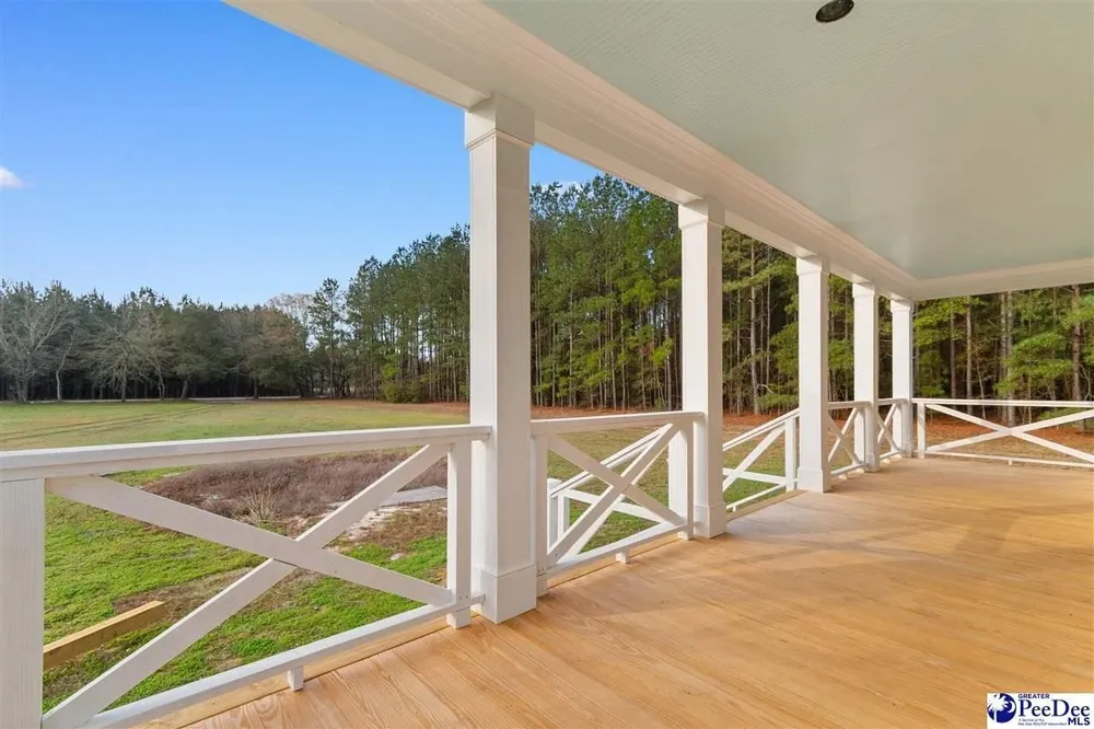 1185 McLaughlin Rd, Effingham, SC 29541-3111