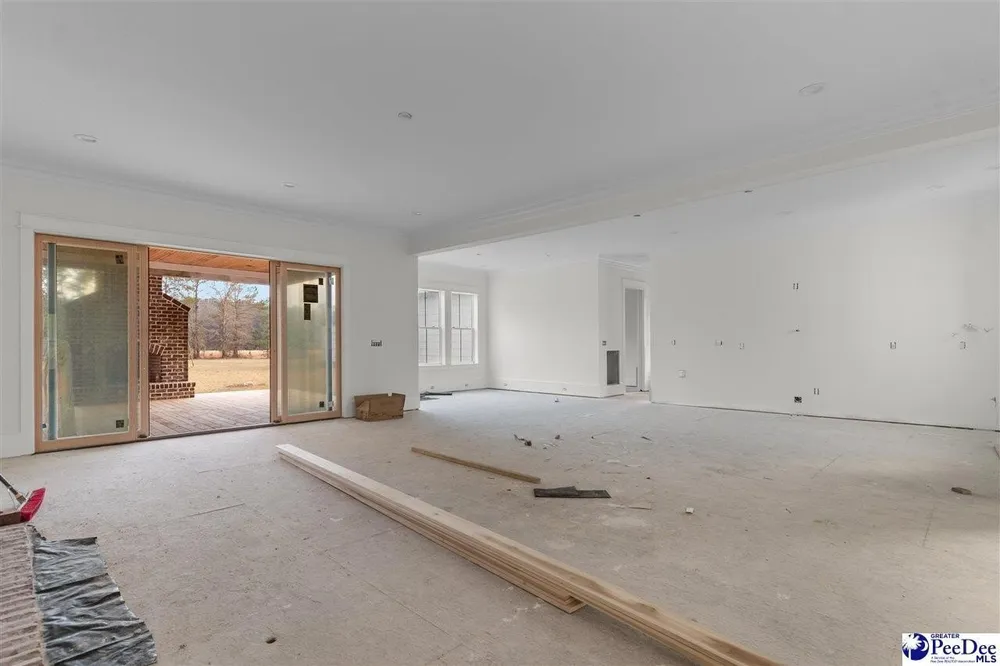 1185 McLaughlin Rd, Effingham, SC 29541-3111