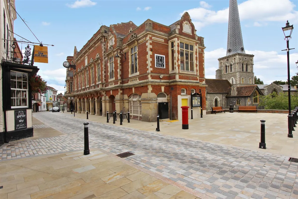 Heritage Gate, High Street, Old Town, HP1 3AF