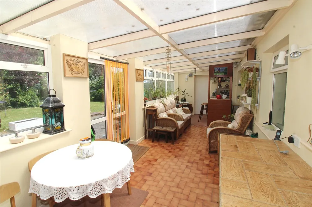Property carousel item 8