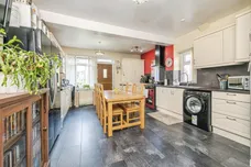 Botham Hall Road, HUDDERSFIELD