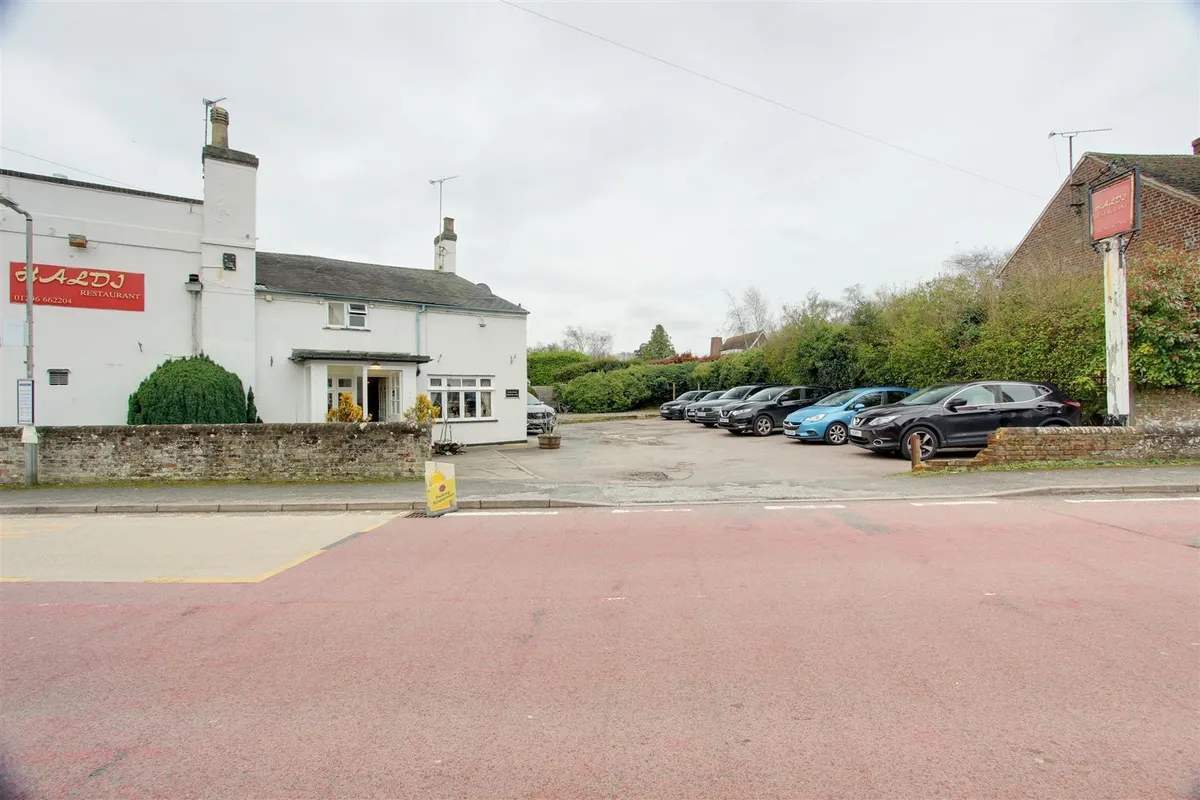Marsworth Road, Pitstone, Buckinghamshire