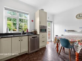 Pelton Avenue, Sutton thumb 2