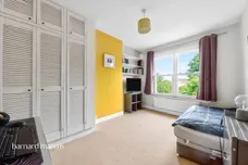 Pelton Avenue, Sutton