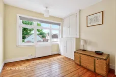 Pelton Avenue, Sutton