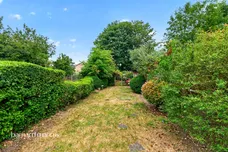 Pelton Avenue, Sutton