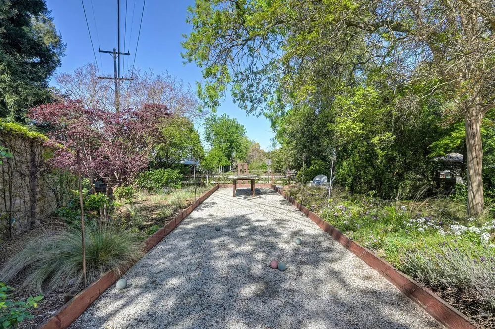 5216 Marione Dr, Carmichael, CA 95608