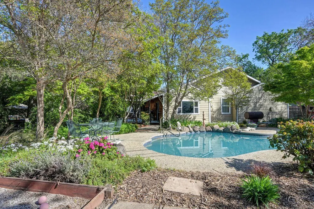 5216 Marione Dr, Carmichael, CA 95608