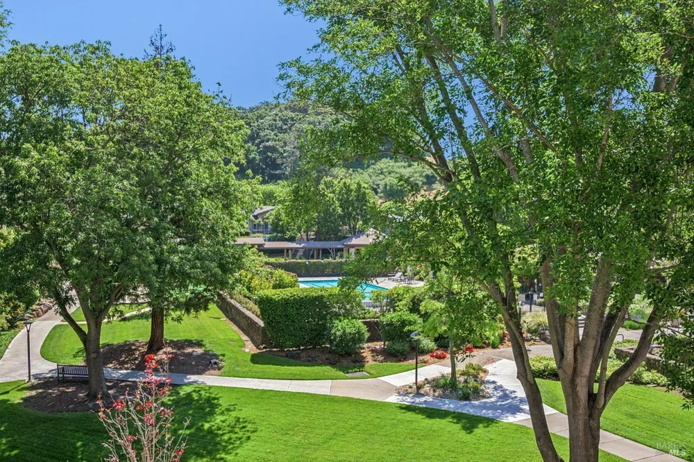 300 Deer Valley Rd, San Rafael, CA 94903