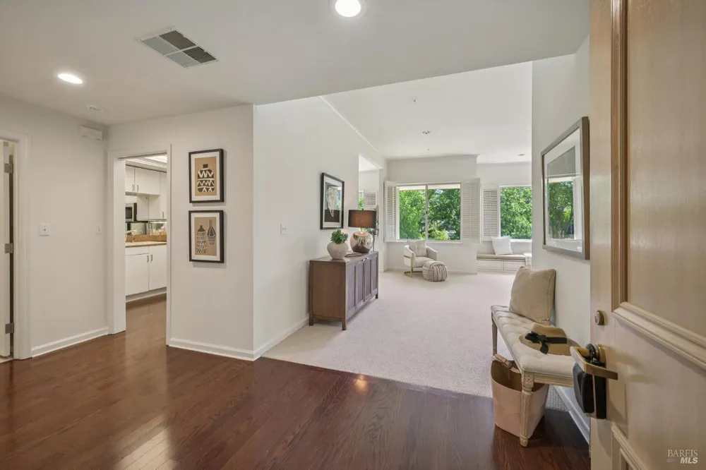 300 Deer Valley Rd, San Rafael, CA 94903