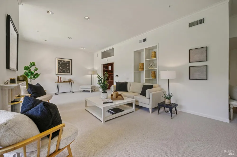 300 Deer Valley Rd, San Rafael, CA 94903