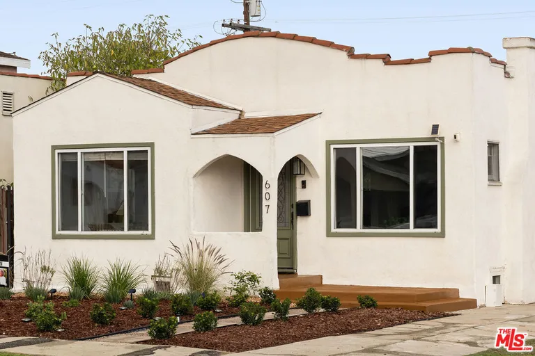 607 W 111th Pl, South Los Angeles, CA 90044