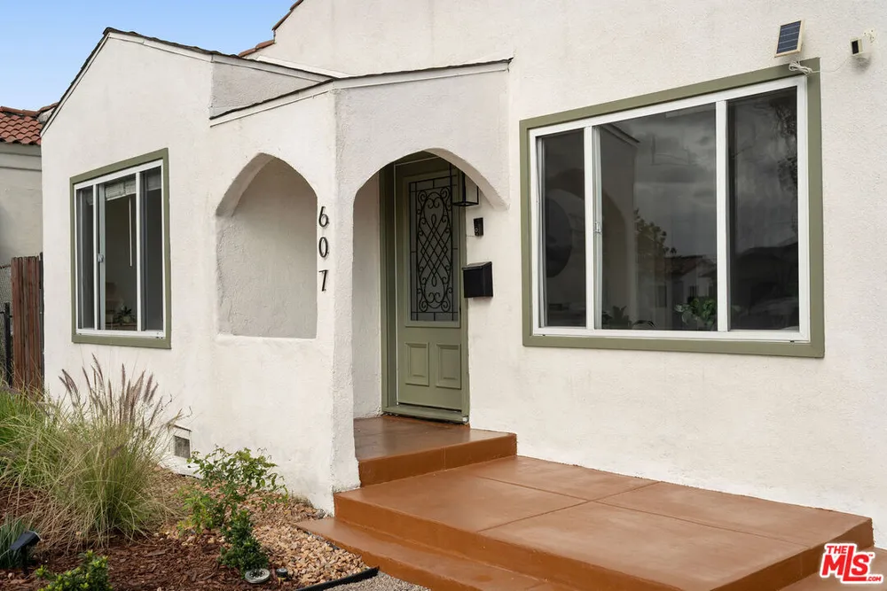 607 W 111th Pl, South Los Angeles, CA 90044