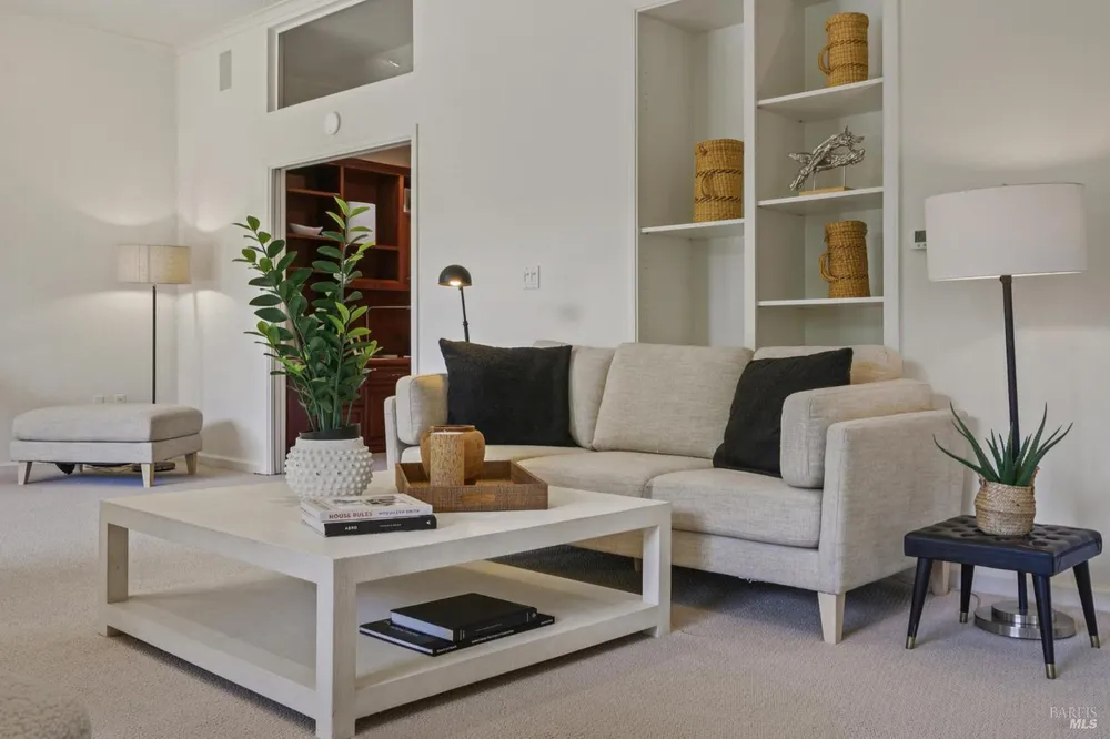 300 Deer Valley Rd, San Rafael, CA 94903