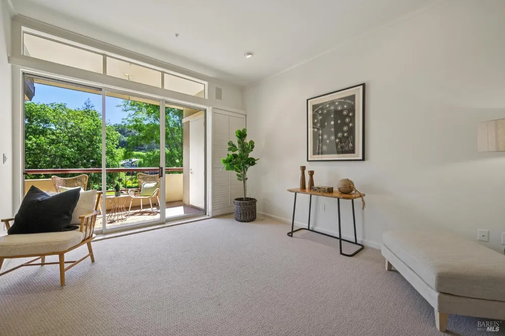 300 Deer Valley Rd, San Rafael, CA 94903