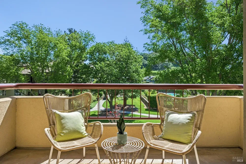 300 Deer Valley Rd, San Rafael, CA 94903