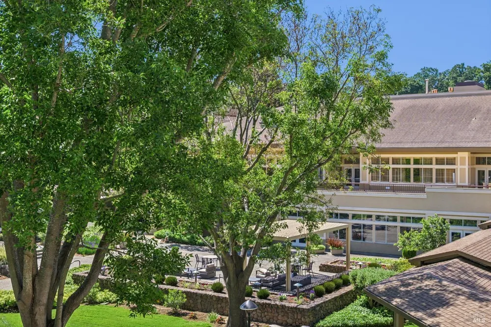 300 Deer Valley Rd, San Rafael, CA 94903