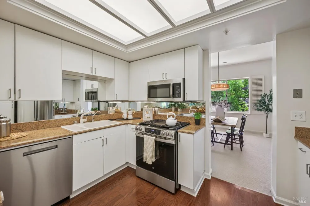 300 Deer Valley Rd, San Rafael, CA 94903