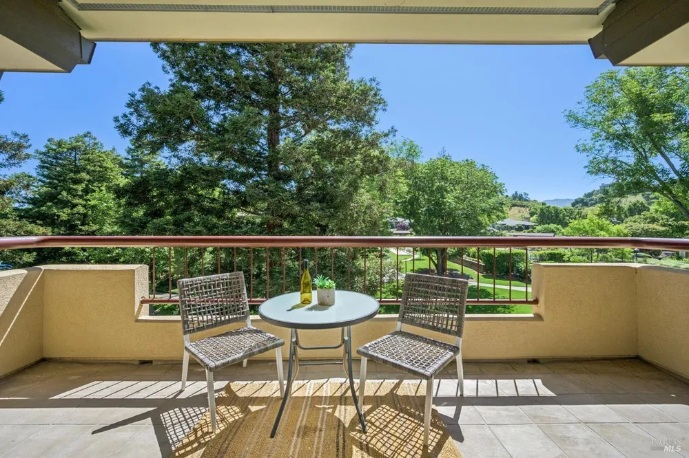 300 Deer Valley Rd, San Rafael, CA 94903