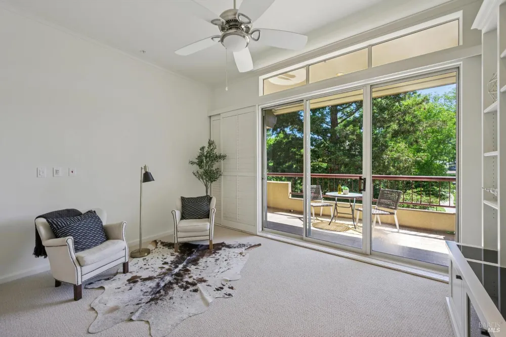 300 Deer Valley Rd, San Rafael, CA 94903