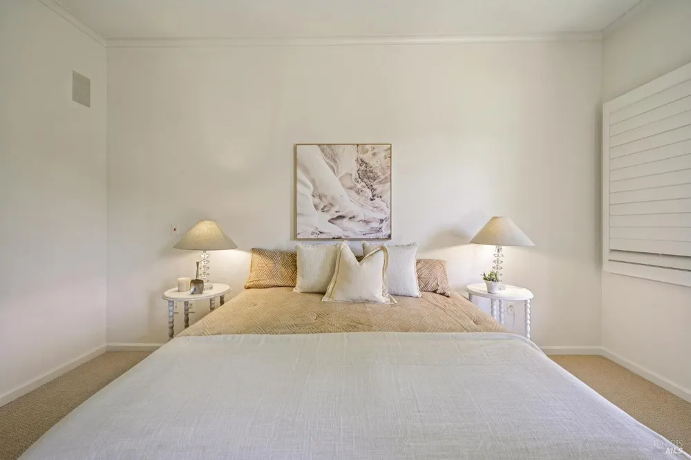 300 Deer Valley Rd, San Rafael, CA 94903