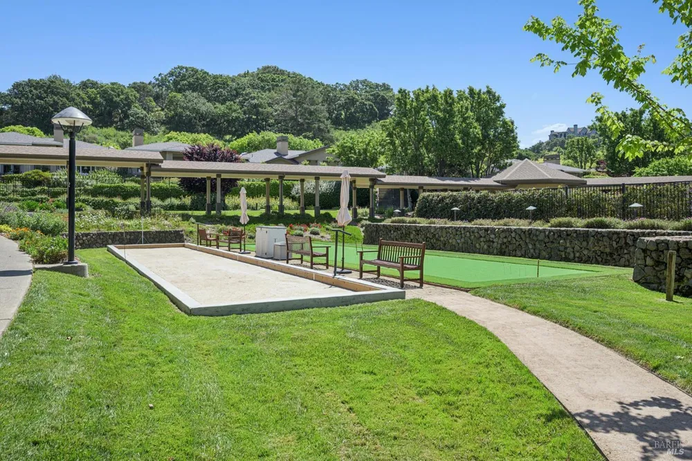 300 Deer Valley Rd, San Rafael, CA 94903