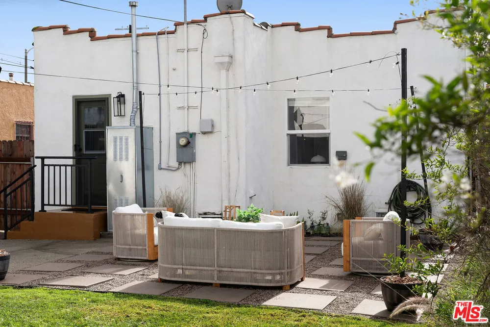 607 W 111th Pl, South Los Angeles, CA 90044
