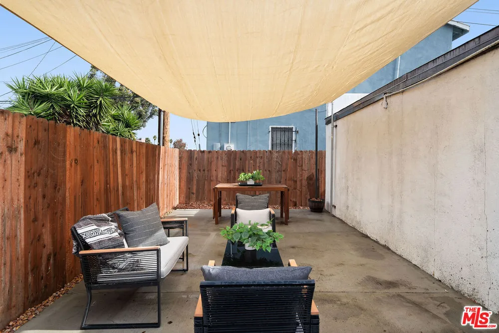 607 W 111th Pl, South Los Angeles, CA 90044