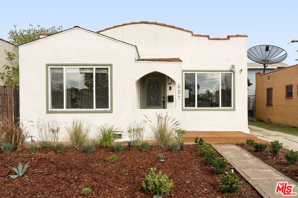 607 W 111th Pl, South Los Angeles, CA 90044