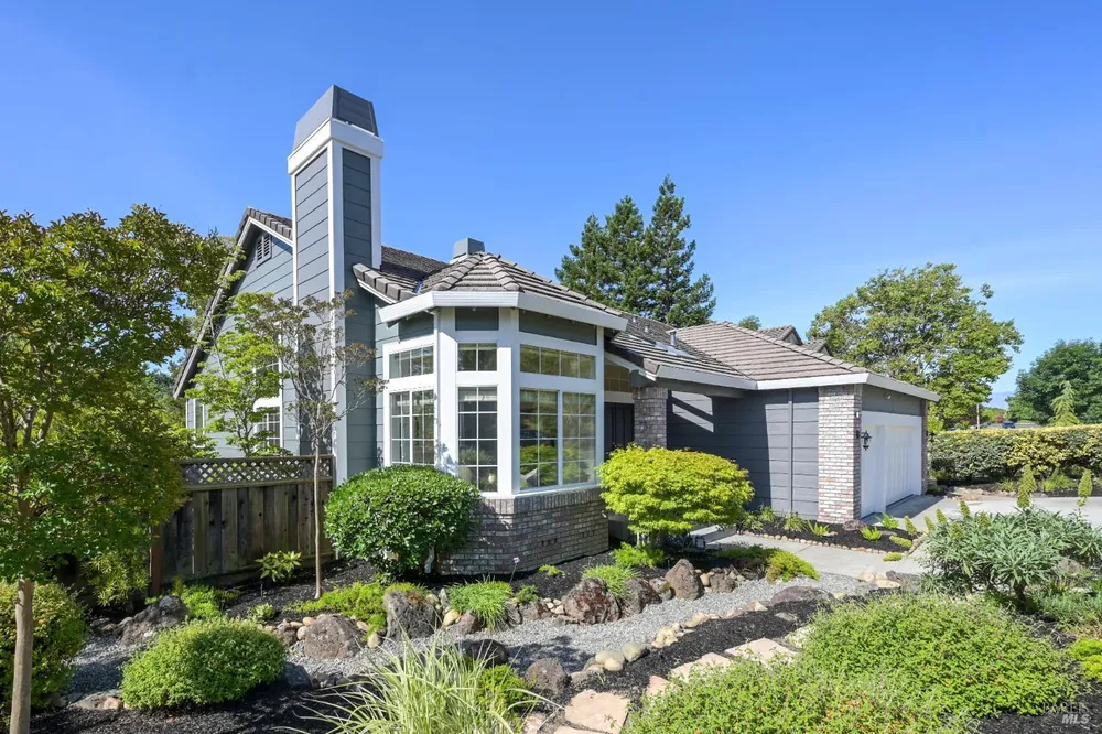 110 Samrose Dr, Novato, CA 94945