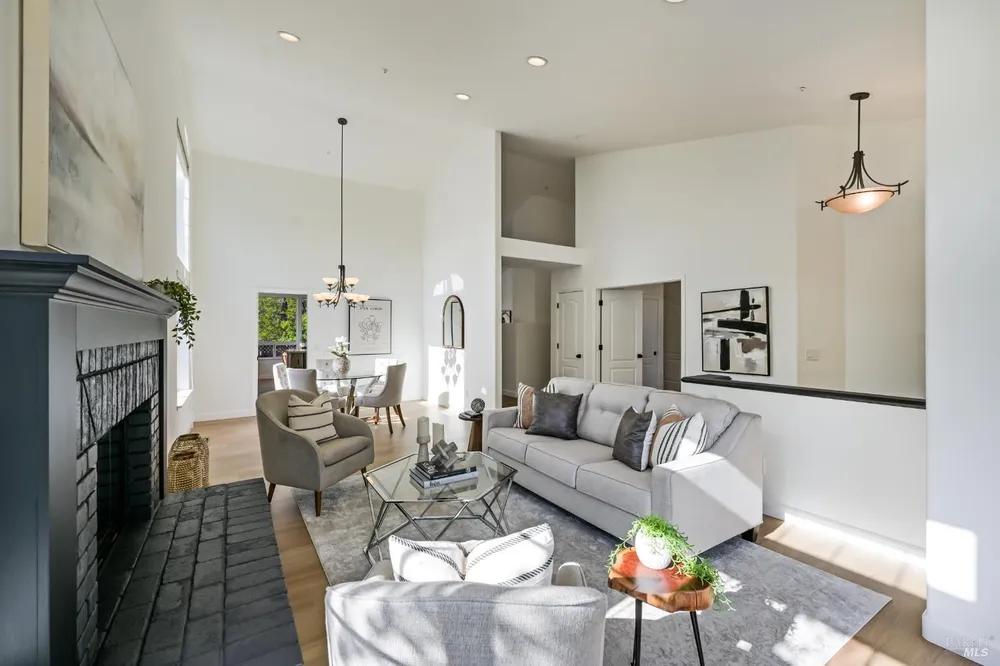 110 Samrose Dr, Novato, CA 94945