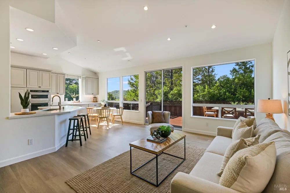 110 Samrose Dr, Novato, CA 94945