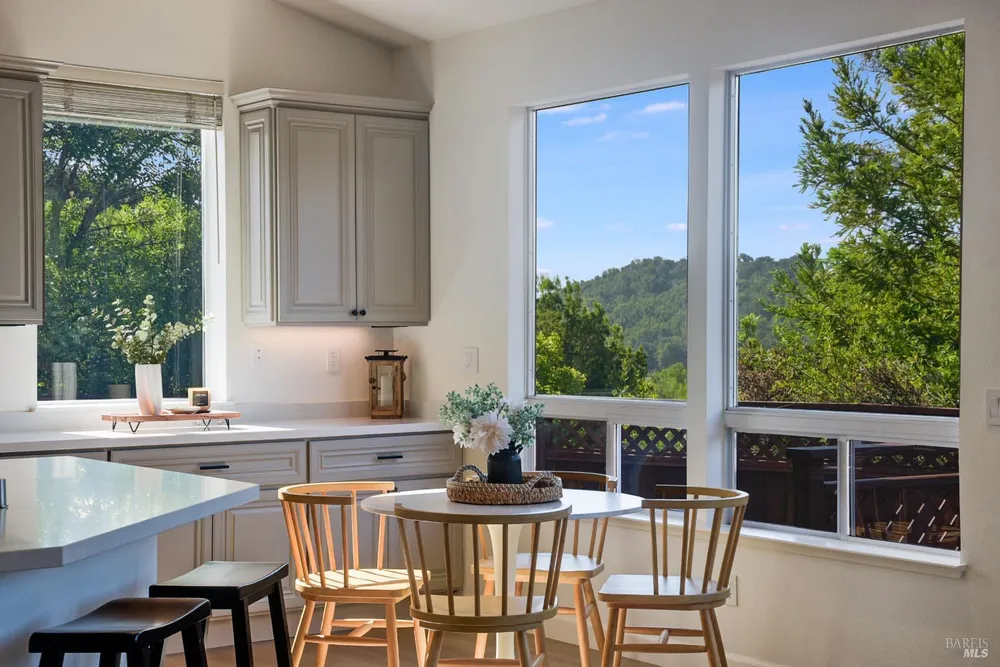 110 Samrose Dr, Novato, CA 94945