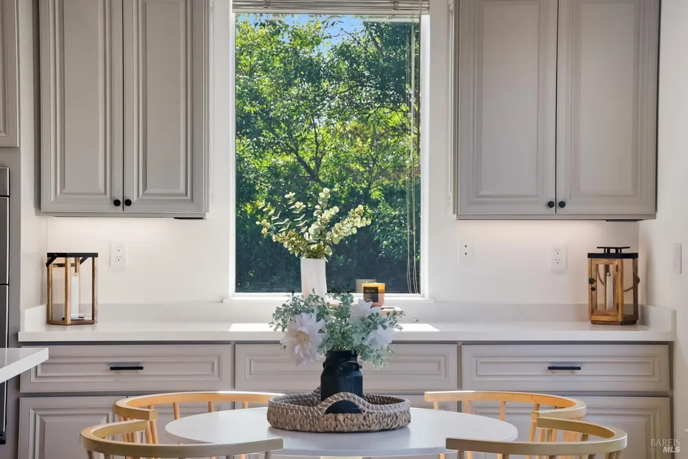 110 Samrose Dr, Novato, CA 94945