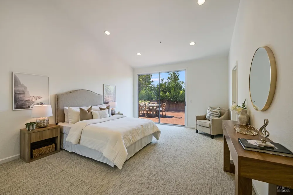 110 Samrose Dr, Novato, CA 94945