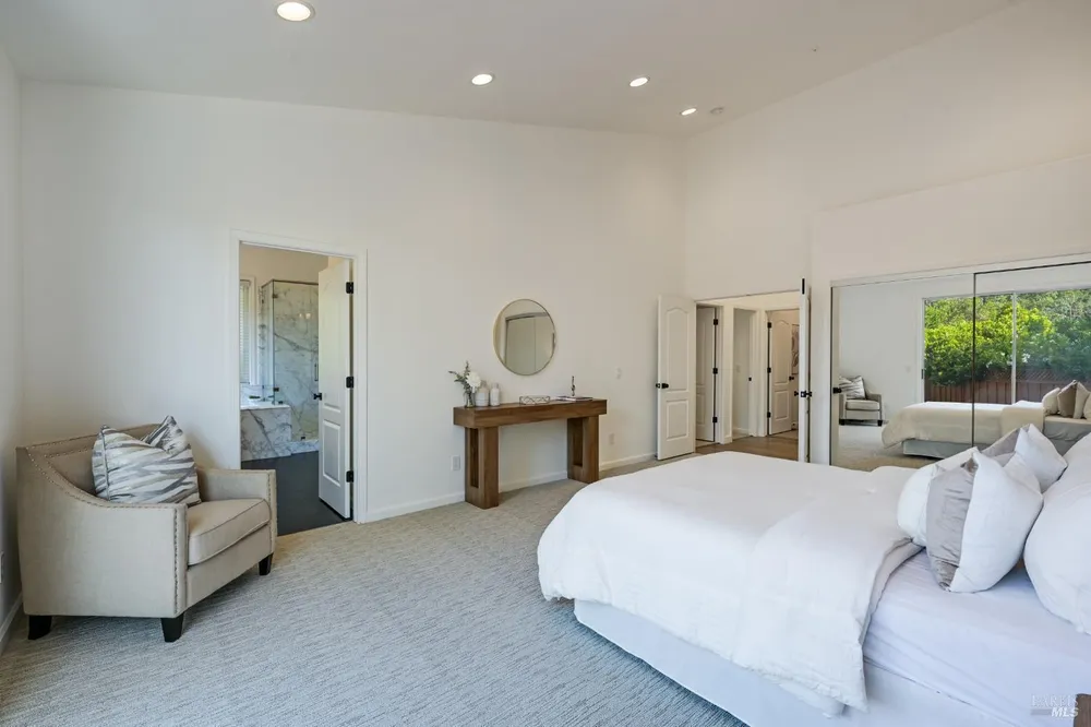 110 Samrose Dr, Novato, CA 94945