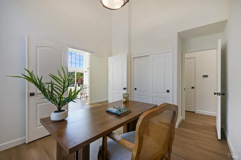 110 Samrose Dr, Novato, CA 94945