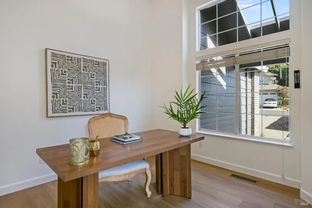 110 Samrose Dr, Novato, CA 94945