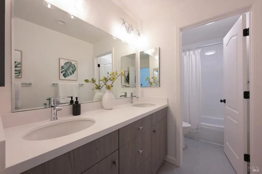 110 Samrose Dr, Novato, CA 94945
