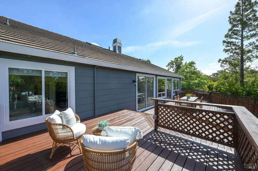 110 Samrose Dr, Novato, CA 94945