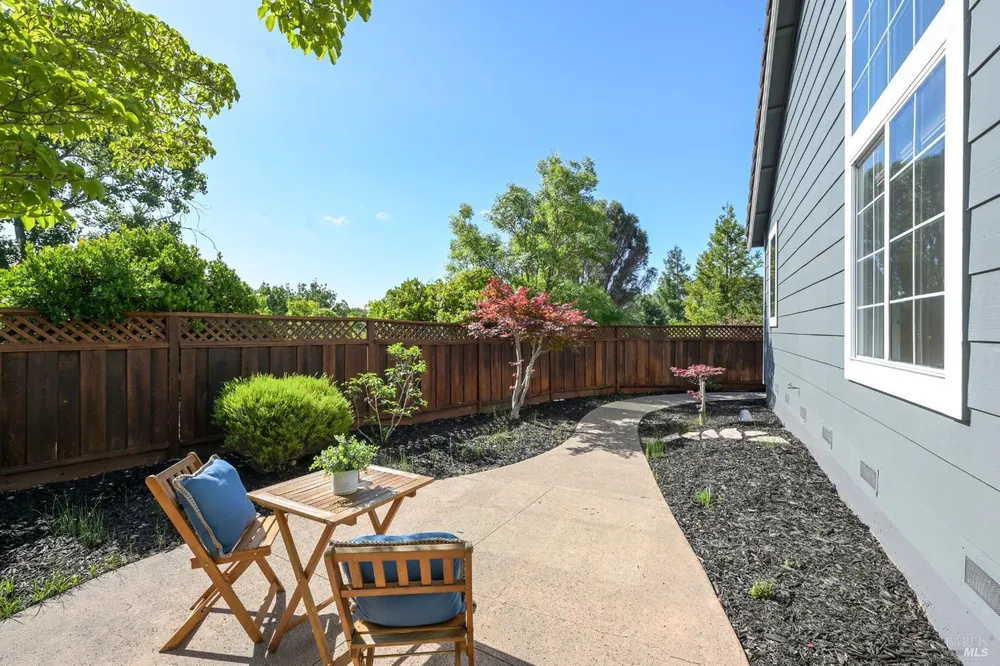 110 Samrose Dr, Novato, CA 94945