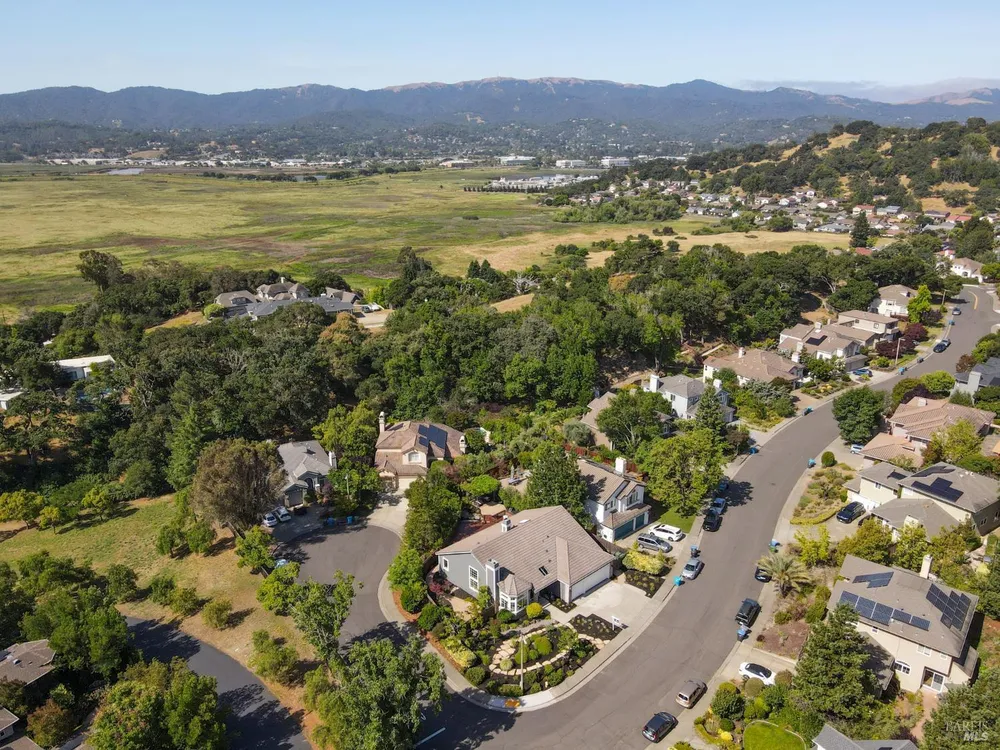 110 Samrose Dr, Novato, CA 94945