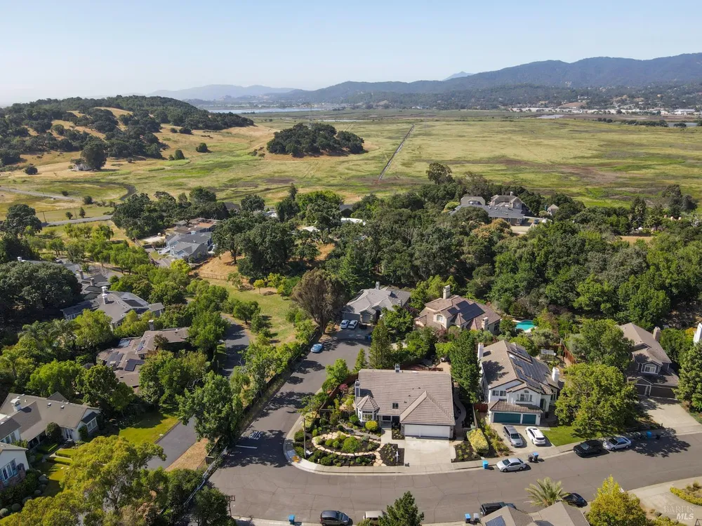 110 Samrose Dr, Novato, CA 94945