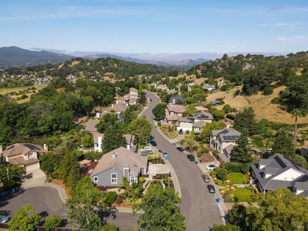 110 Samrose Dr, Novato, CA 94945