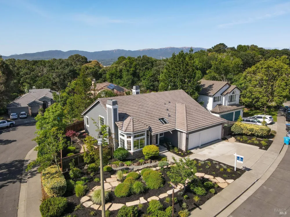 110 Samrose Dr, Novato, CA 94945