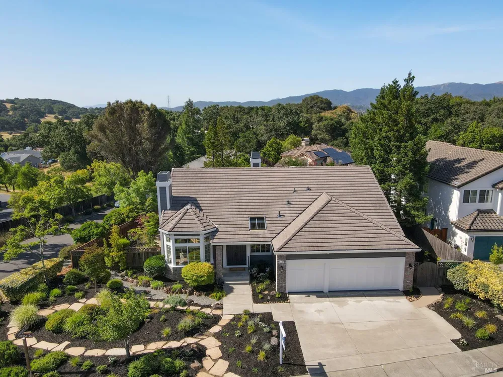 110 Samrose Dr, Novato, CA 94945
